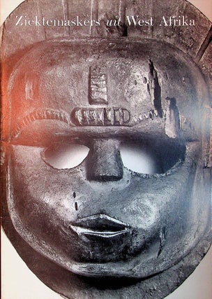 Item #27440 Ziektemaskers uit West-Afrika. De Collectie Dr. T. Vossenaar. T Vossenaar