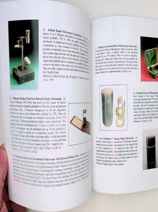 Singular Beauty: Simple Microscopes from the Giordano collection. Catalogue of an exhibition at the MIT Museum September 1st 2006 to June 30th 2007.